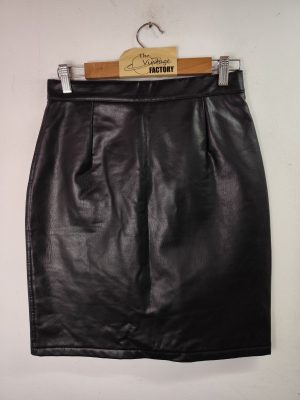 Falda de piel sintética negra corta vintage 90s S