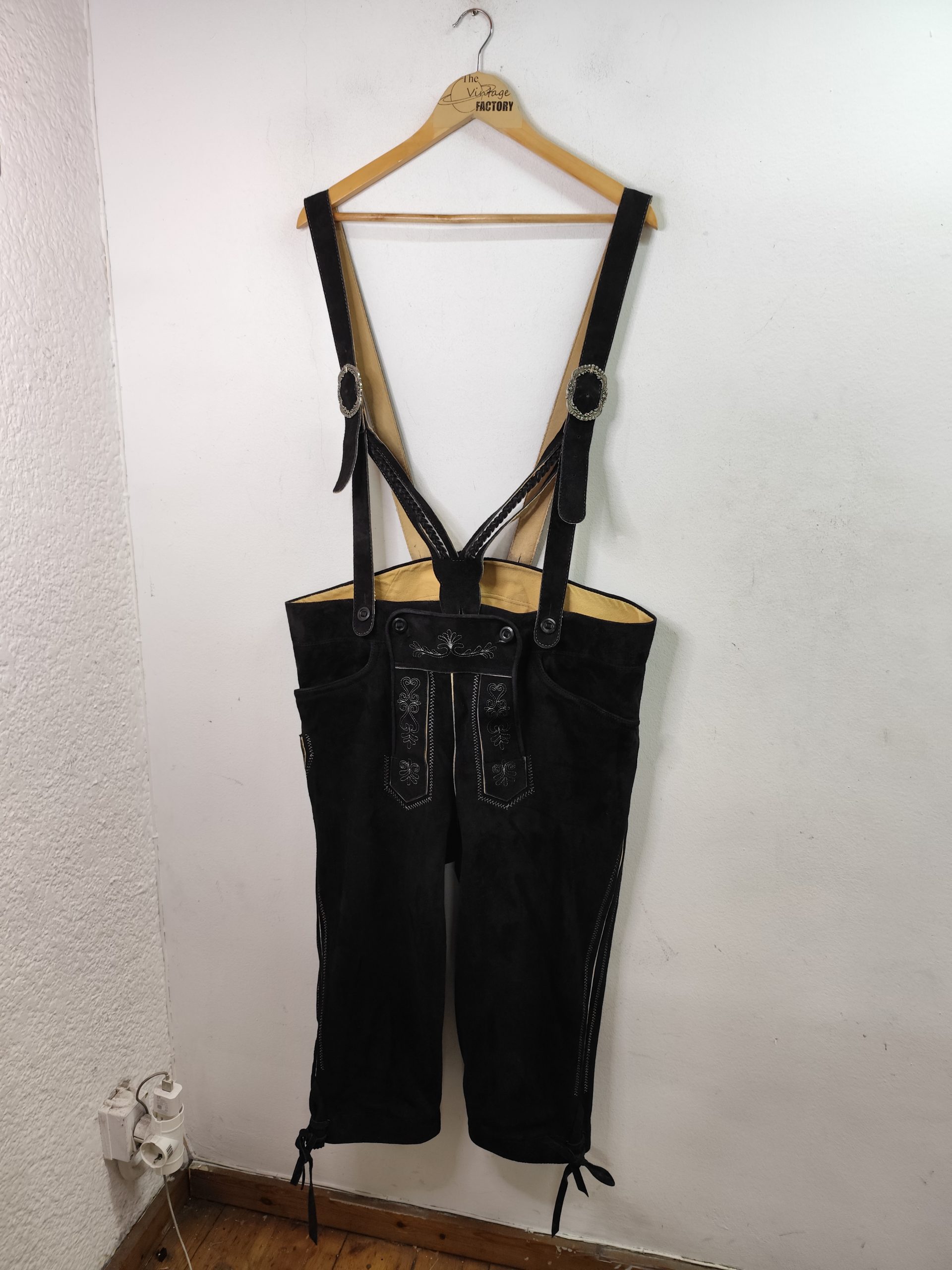 Bavarian Lederhosen Tyrolean vintage suede Black pants & Embroided 56 XL - Imagen 2