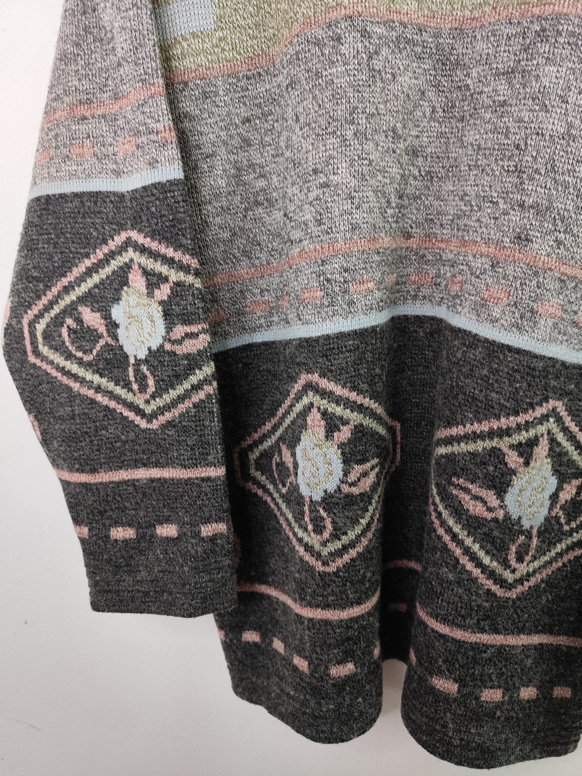 Vintage Knitted Sweater Wool Grey Flowers Print & Round Neck XL - Imagen 5