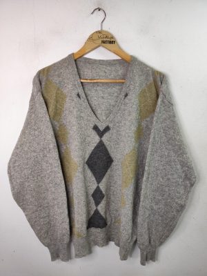 Knitted sweater vintage 80s lambswool V-neck Grey & Diamond print XL
