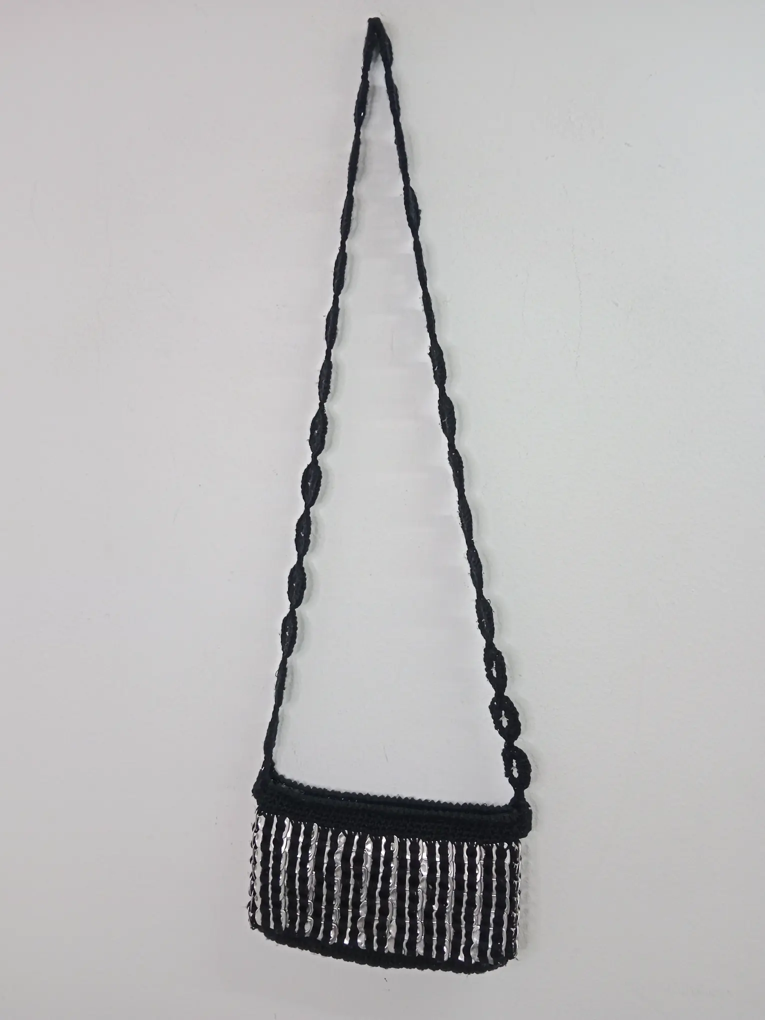 Recycled DIY crochet handmade bag black & silver can plates - Imagen 2