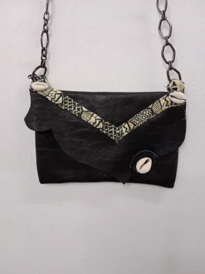 Leather vintage summer bag black & shells