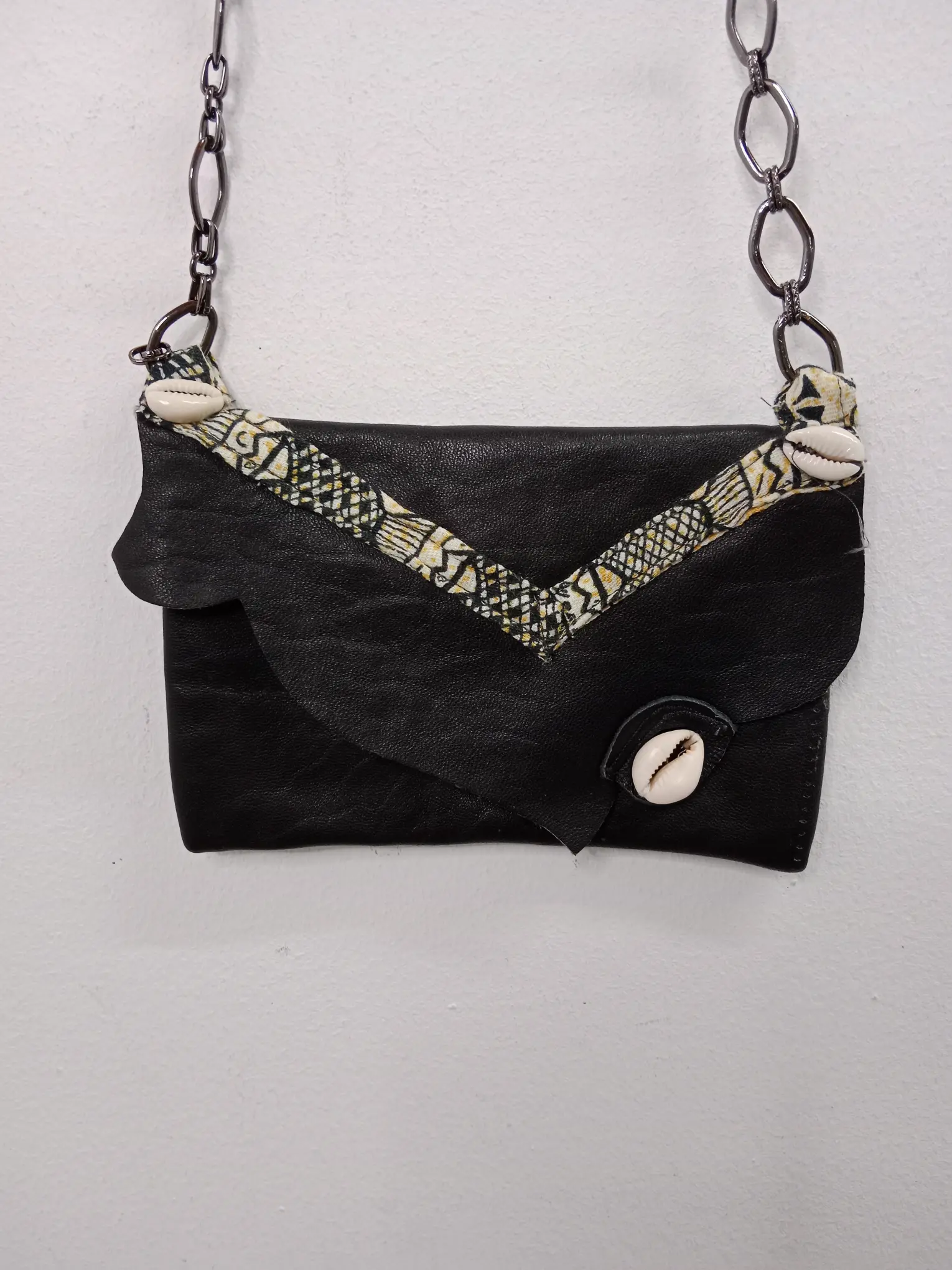 Leather vintage summer bag black & shells