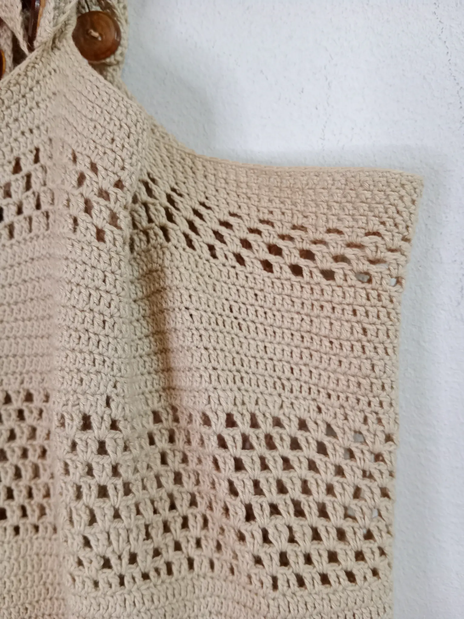 Vintage handmade crochet bag beige & wooden bag handle - Imagen 5