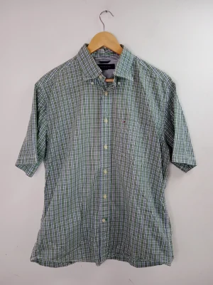 Tommy Hilfiger camisa verde y blanca a cuadros L