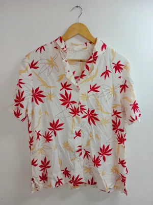 Camisa blanca flores rojas vintage 90s XXL