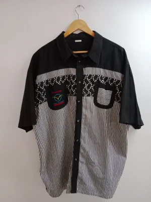Camisa negra y blanca a rayas vintage 90s XXXL