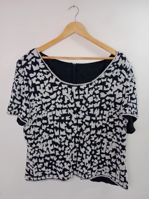 Blusa azul marino y cuentas blancas bordadas vintage 90s XXL XXXL