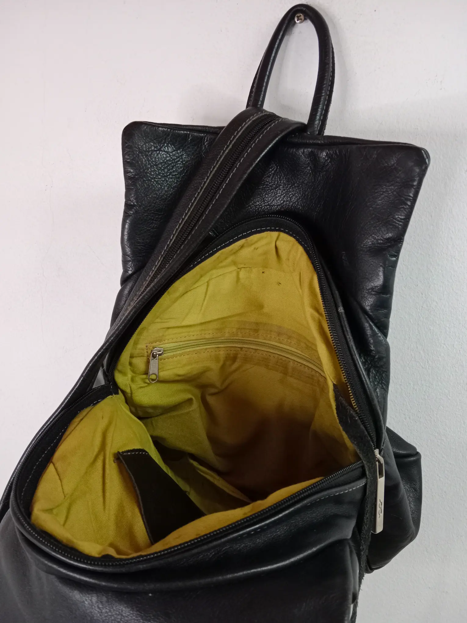 Vintage leather bag backpack black with zipper - Imagen 6