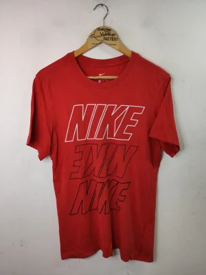 Nike camiseta roja logo grande S
