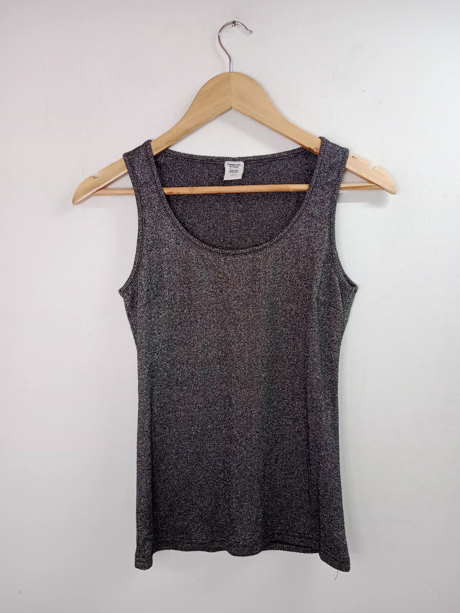 Vintage Y2K italian tank t-shirt silver & round neck S M
