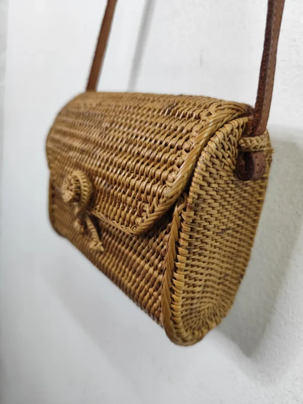 Vintage 70s wicker crossbody bag camel brown - Imagen 3