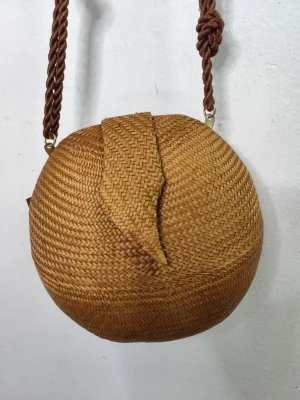 Vintage 90s wicker round crossbody bag camel brown