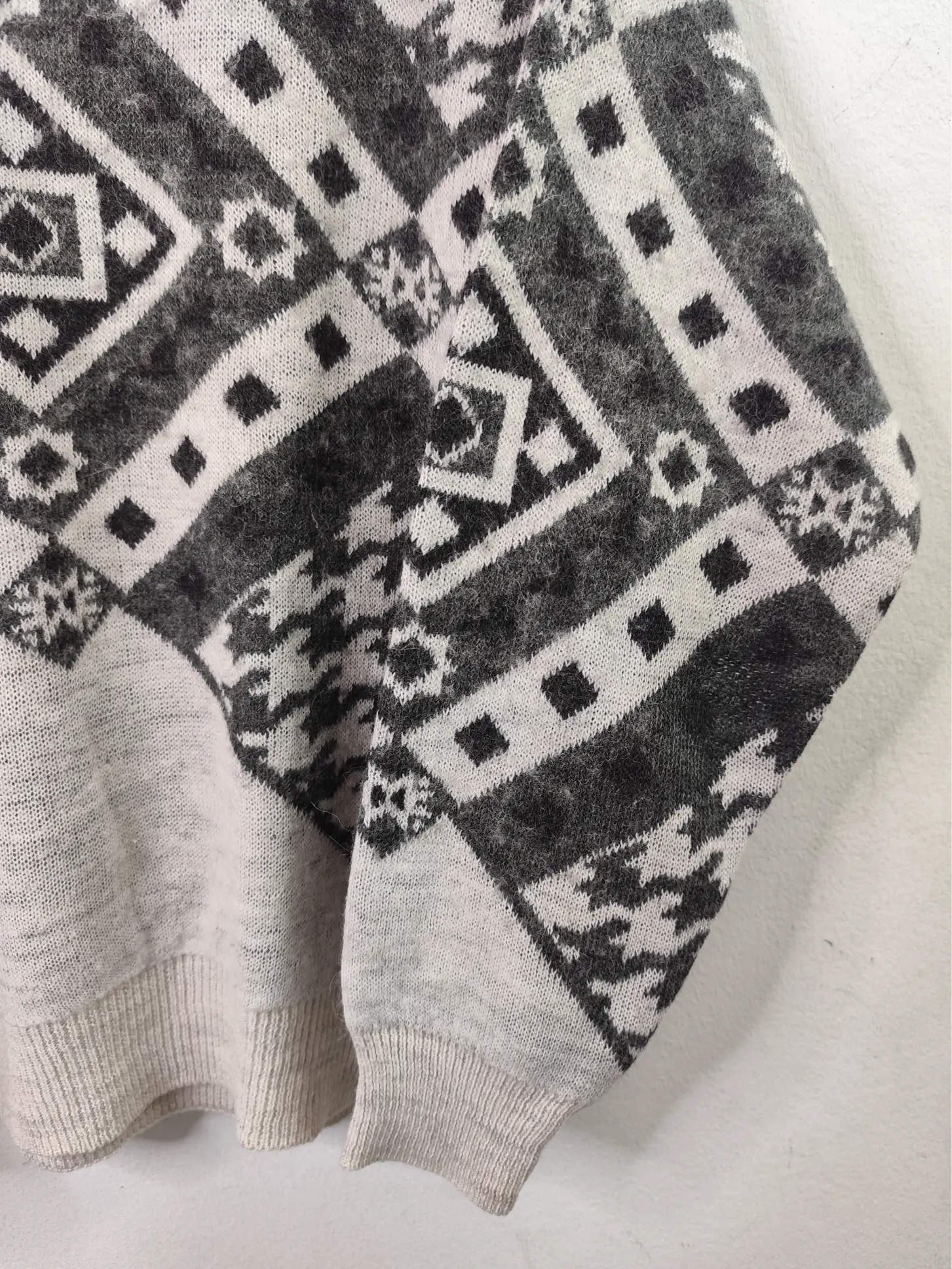 Jersey de lana y alpaca blanco y gris estampado vintage 90s L XL - Imagen 4